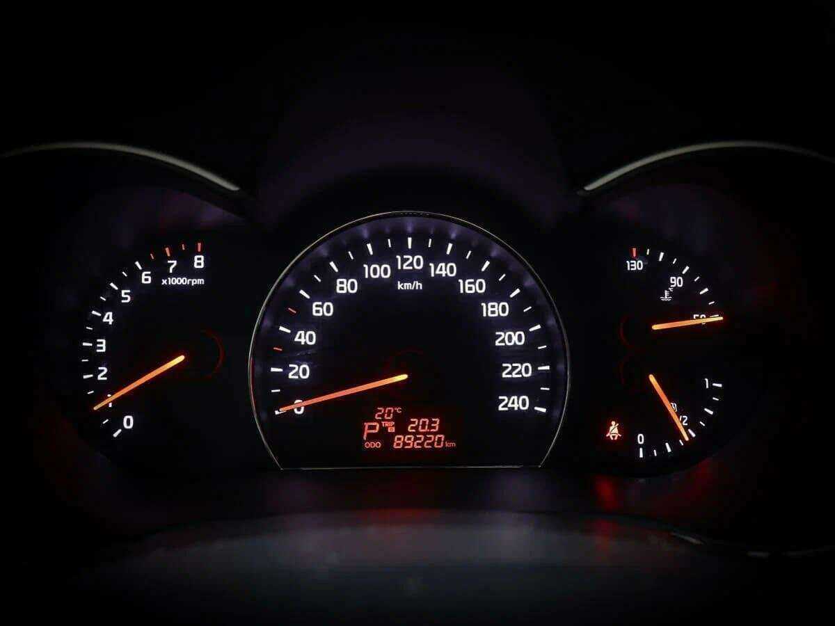 Kia Sorento с пробегом — 2016 год. Фото: #10