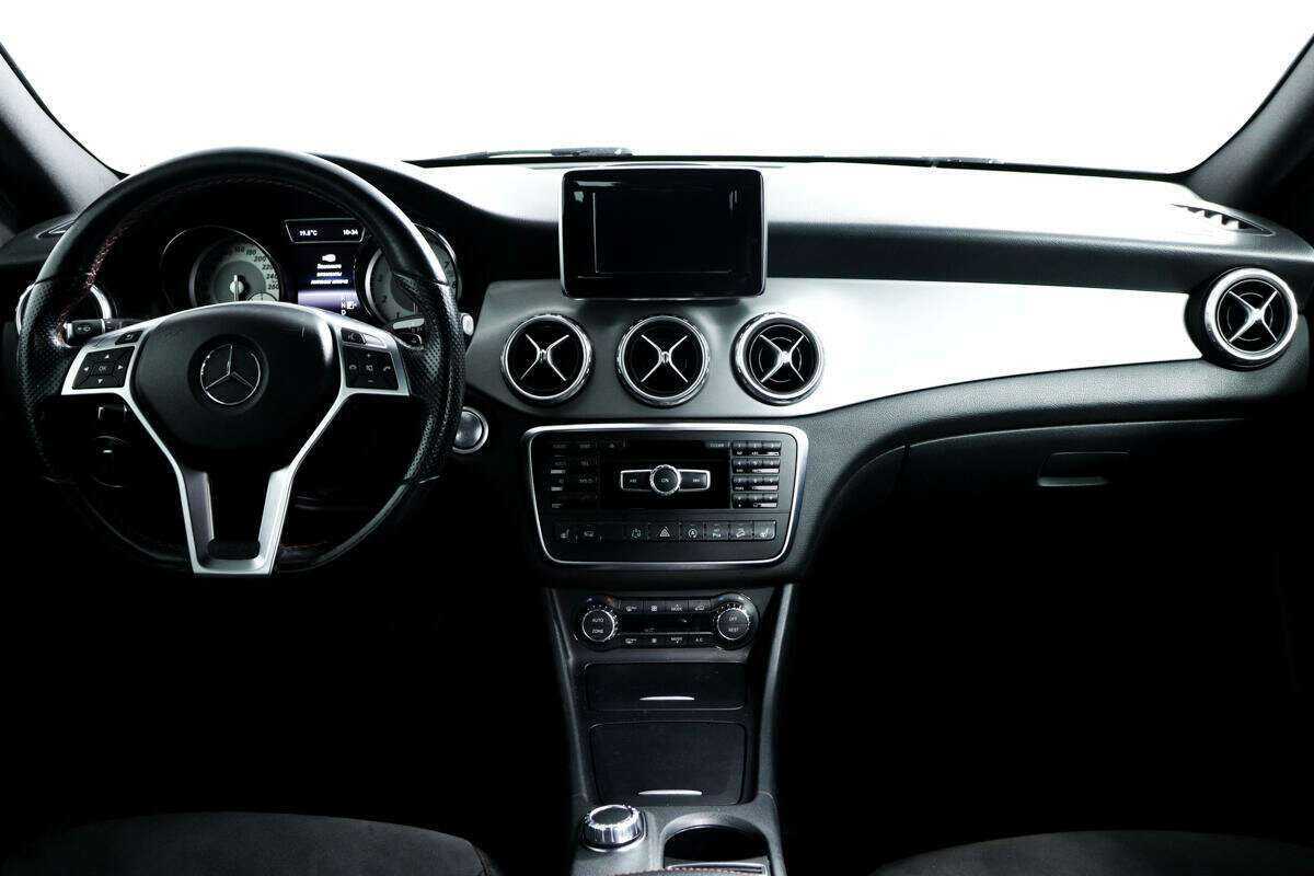 Mercedes-Benz GLA с пробегом — 2015 год. Фото: #10