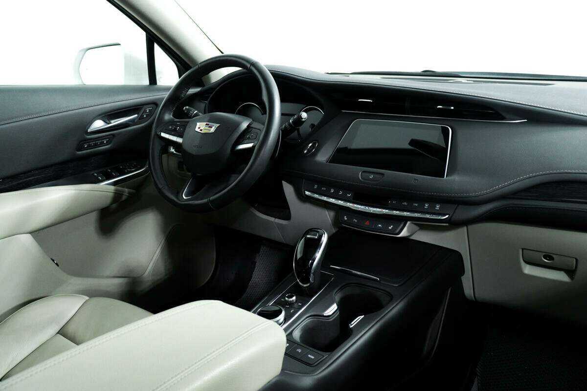 Cadillac XT4 с пробегом — 2020 год. Фото: #8