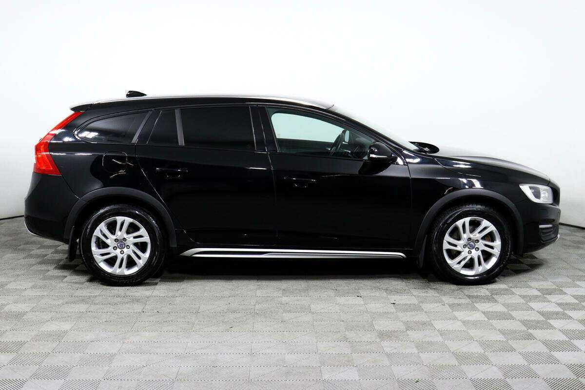 Volvo V60 Cross Country с пробегом — 2018 год. Фото: #3