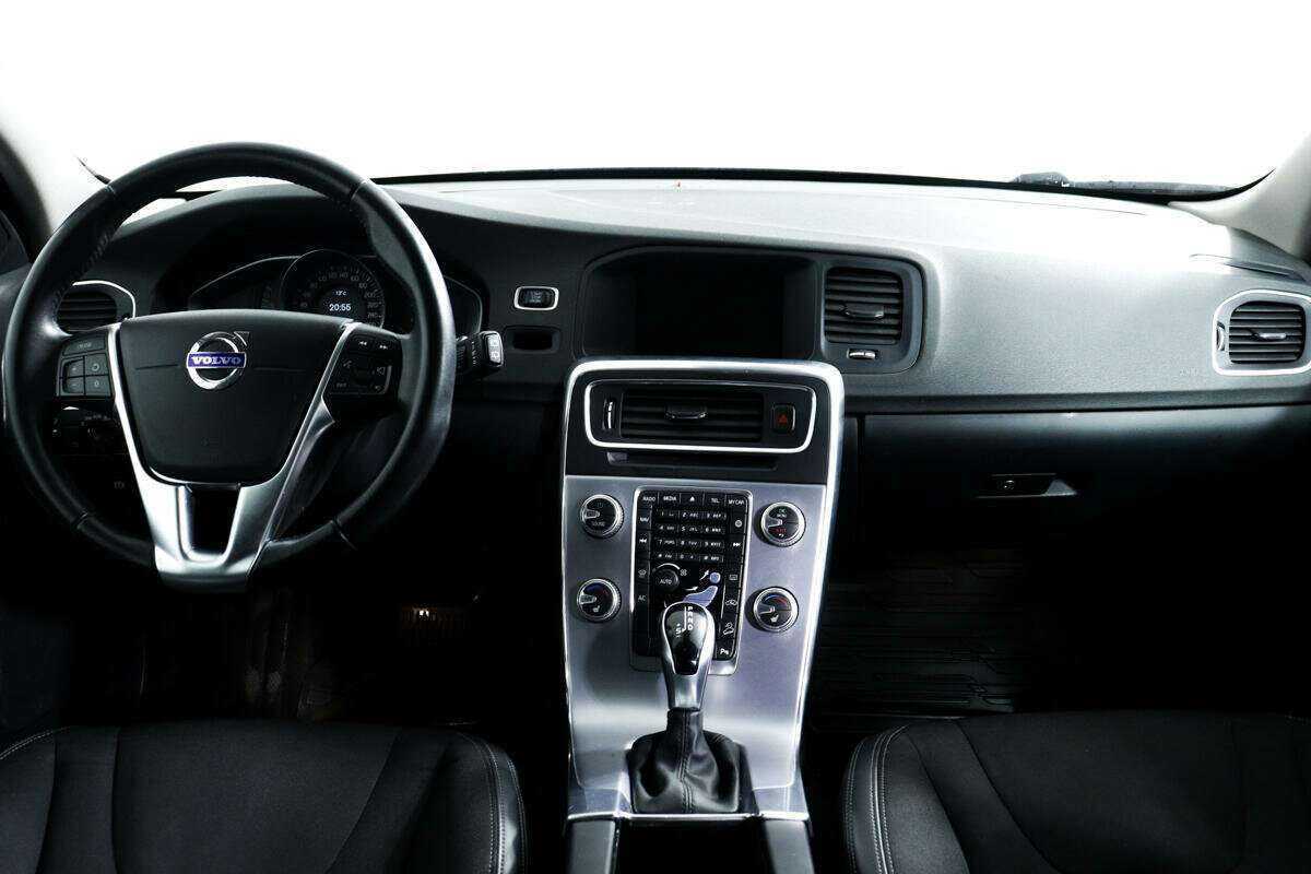 Volvo V60 Cross Country с пробегом — 2018 год. Фото: #9