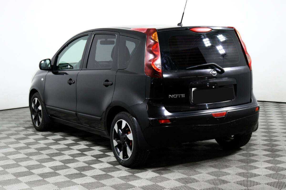 Nissan Note с пробегом — 2010 год. Фото: #6