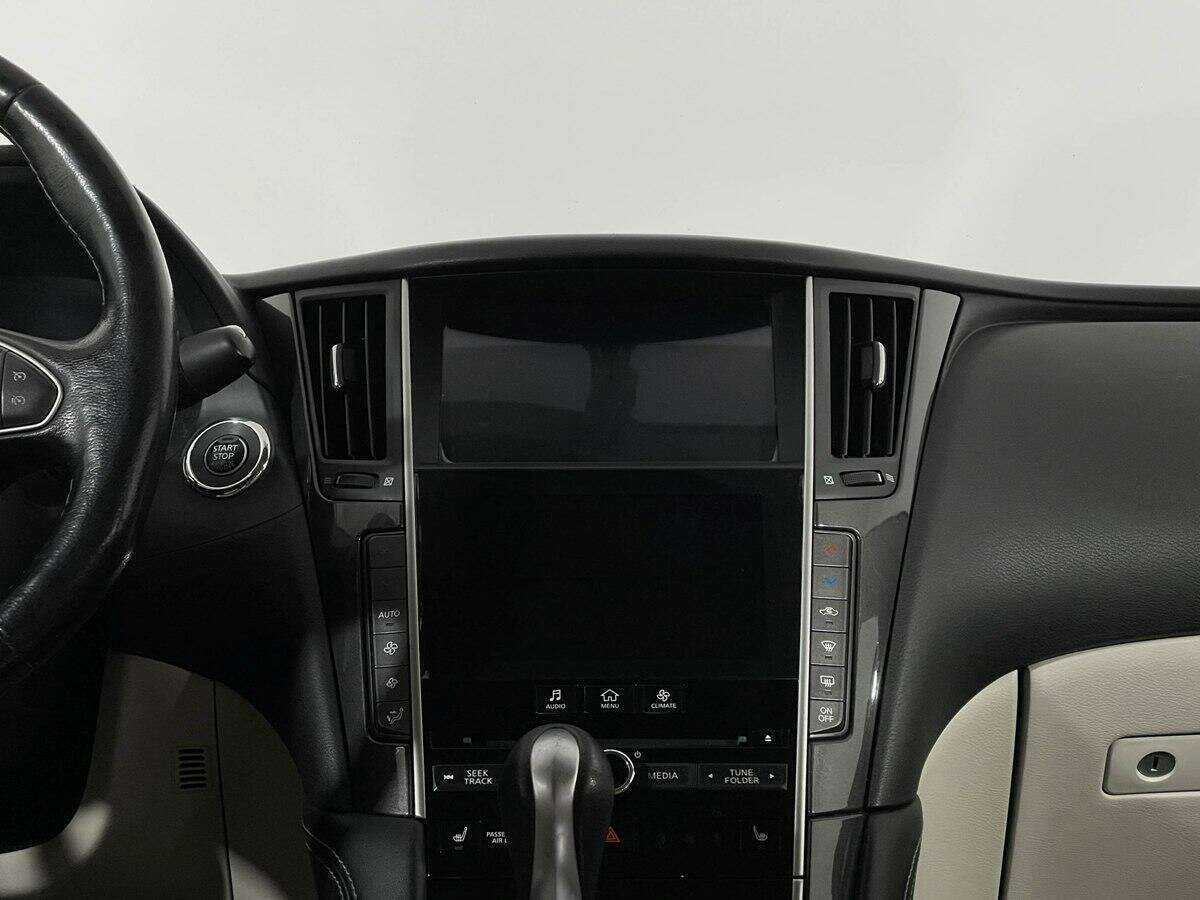 Infiniti Q50 с пробегом — 2015 год. Фото: #11