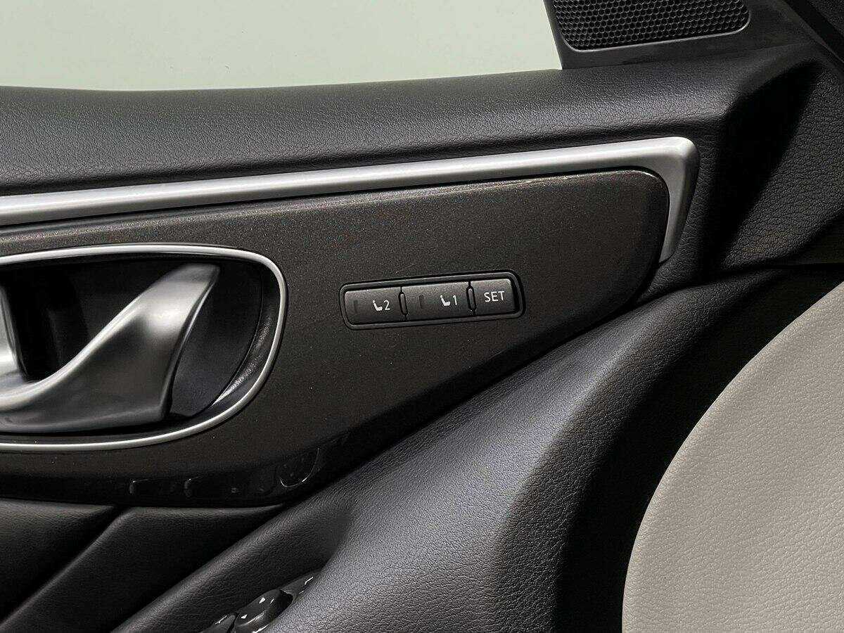 Infiniti Q50 с пробегом — 2015 год. Фото: #13