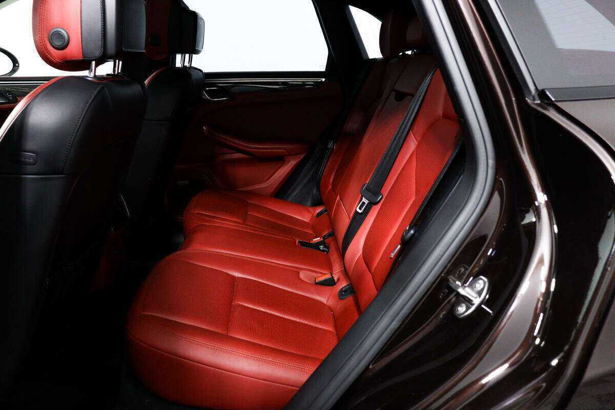 Porsche Macan с пробегом — 2016 год. Фото: #9