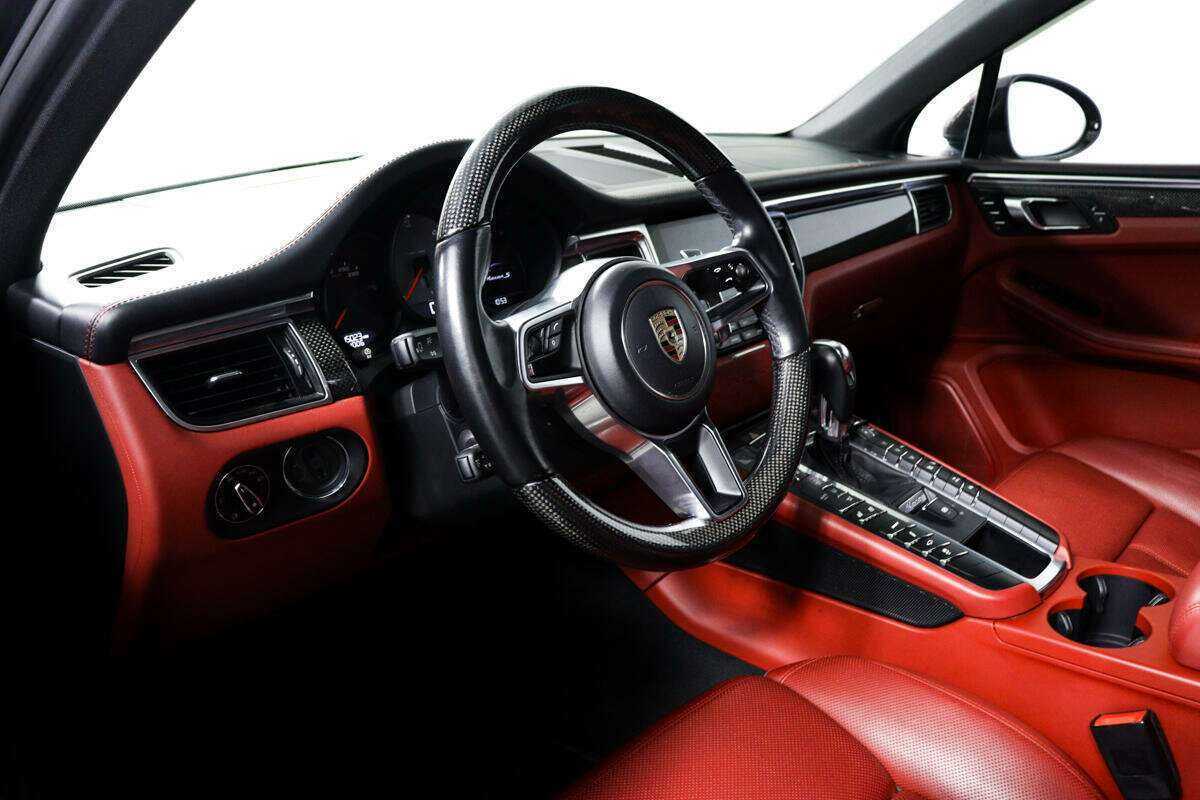 Porsche Macan с пробегом — 2016 год. Фото: #10