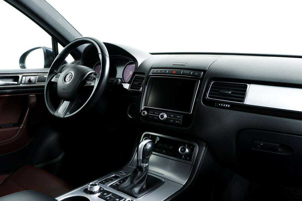 Volkswagen Touareg с пробегом — 2016 год. Фото: #8