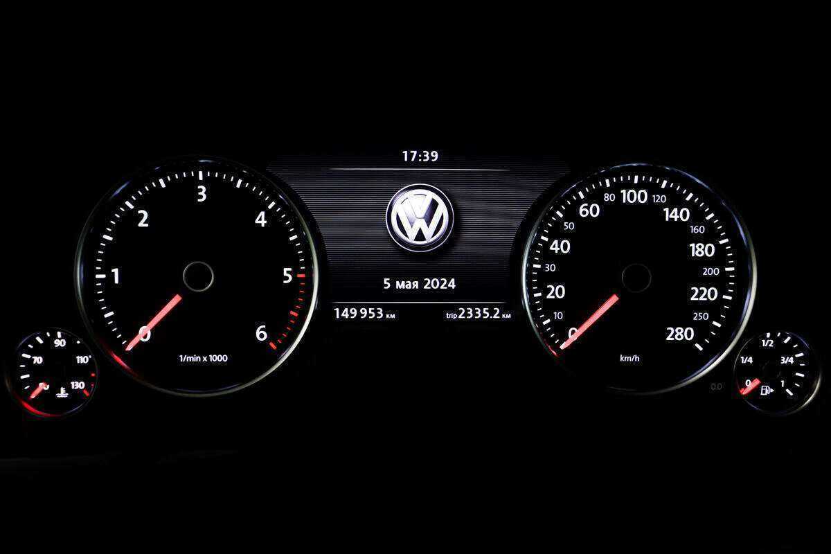 Volkswagen Touareg с пробегом — 2016 год. Фото: #9