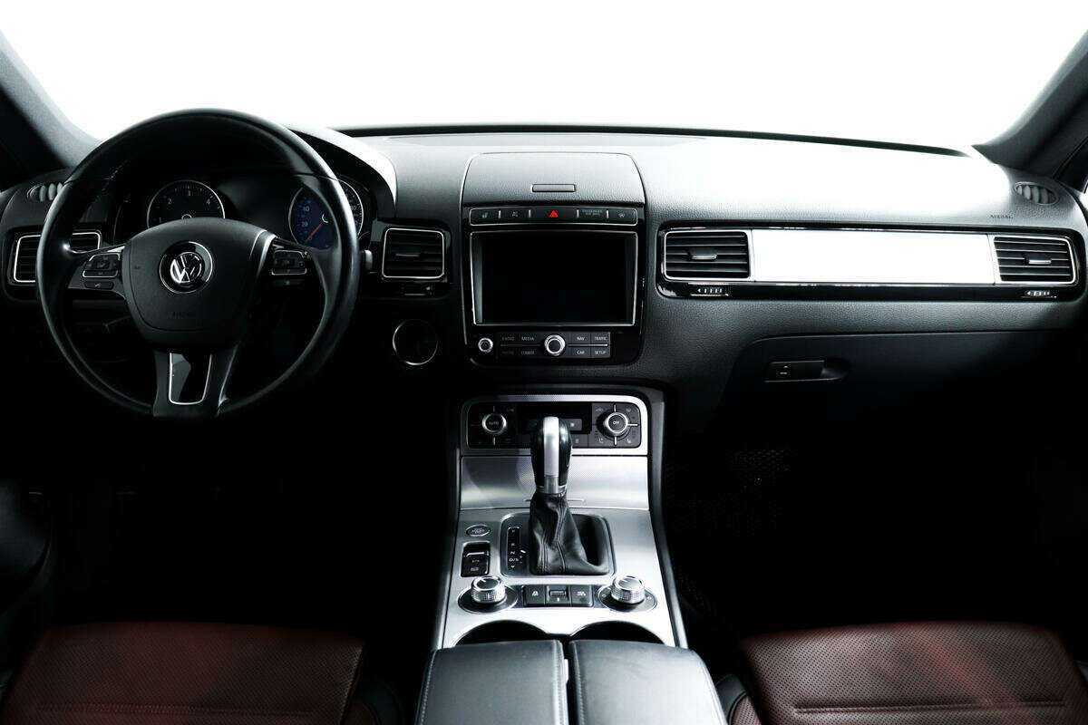 Volkswagen Touareg с пробегом — 2016 год. Фото: #10