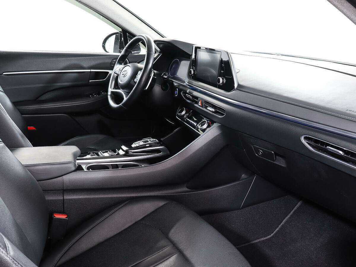 Hyundai Sonata с пробегом — 2022 год. Фото: #8