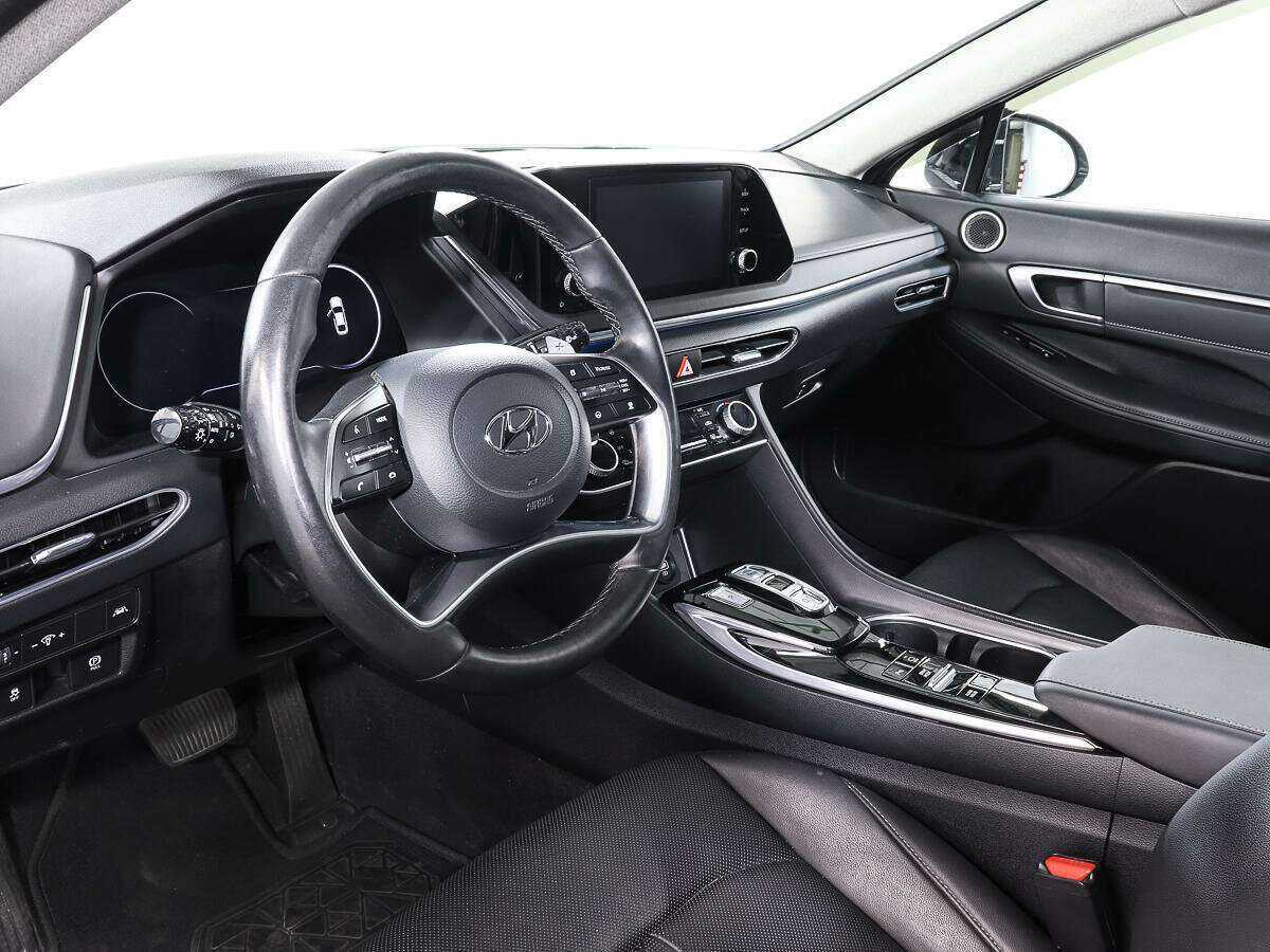 Hyundai Sonata с пробегом — 2022 год. Фото: #12