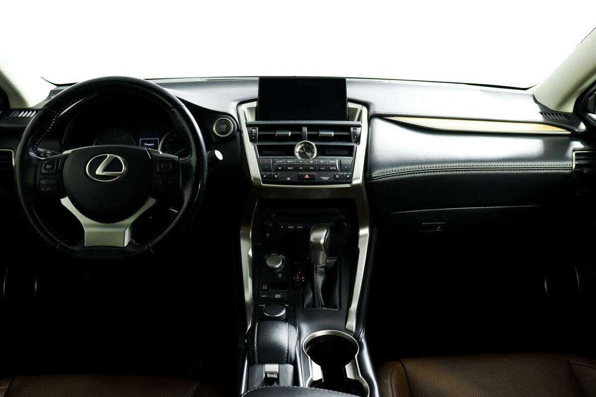Lexus NX с пробегом — 2015 год. Фото: #10