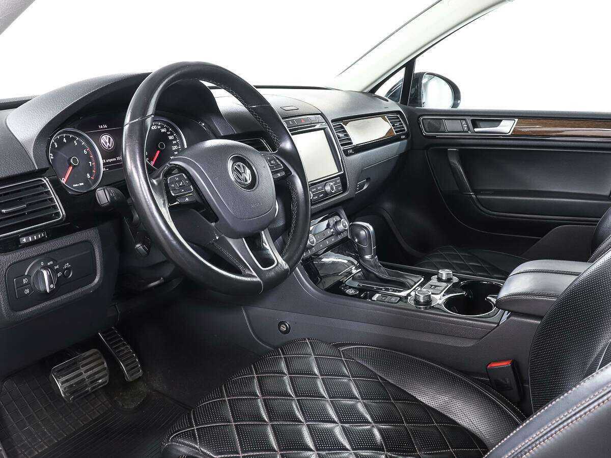 Volkswagen Touareg с пробегом — 2016 год. Фото: #12