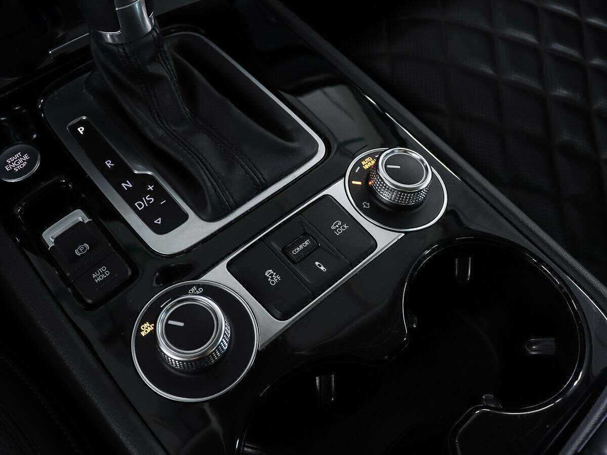 Volkswagen Touareg с пробегом — 2016 год. Фото: #19