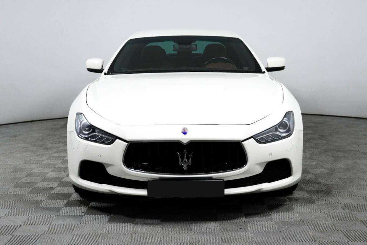 Maserati Ghibli с пробегом — 2014 год. Фото: #1