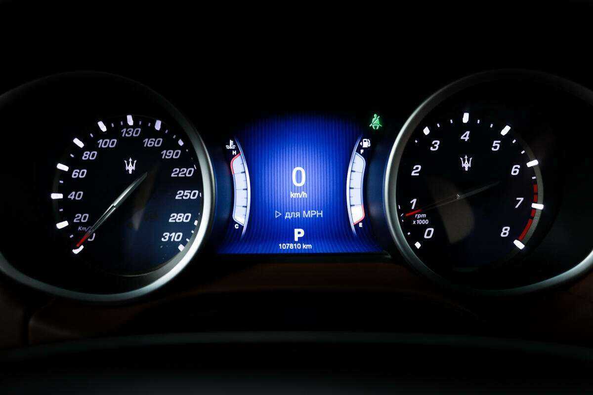 Maserati Ghibli с пробегом — 2014 год. Фото: #9