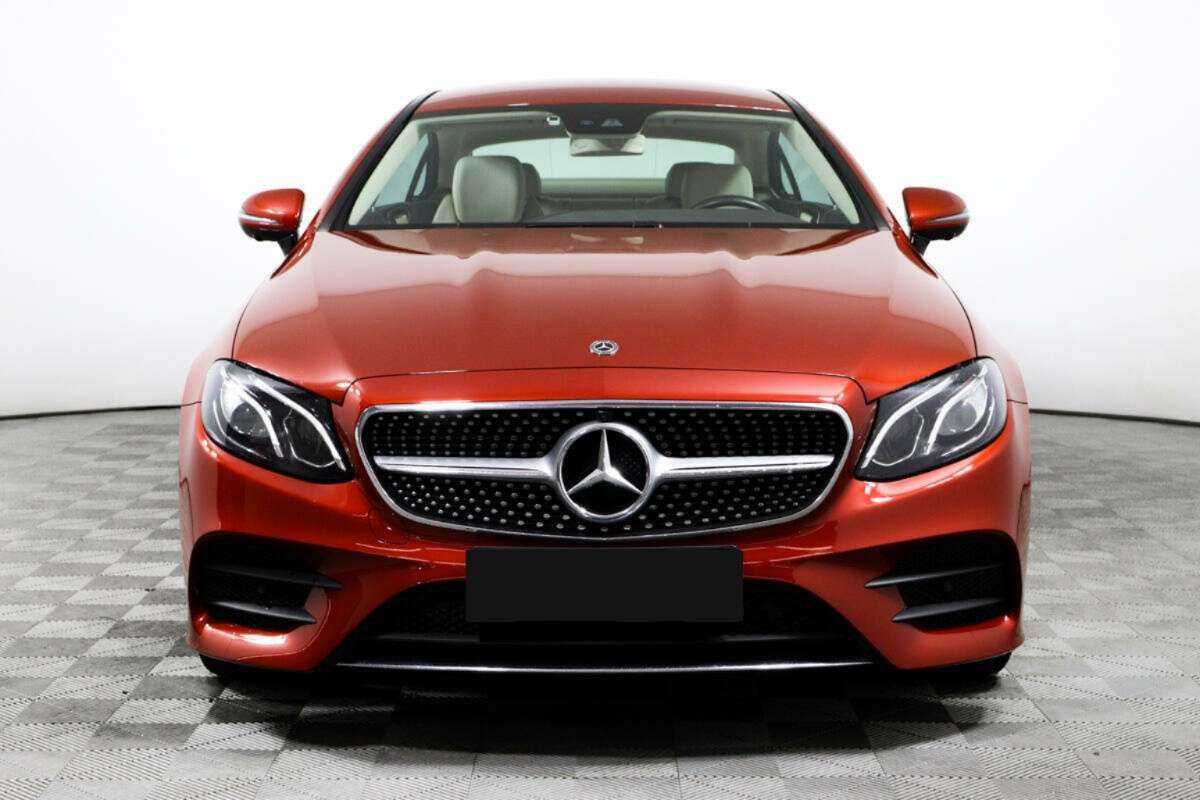 Mercedes-Benz E-Класс с пробегом — 2017 год. Фото: #1