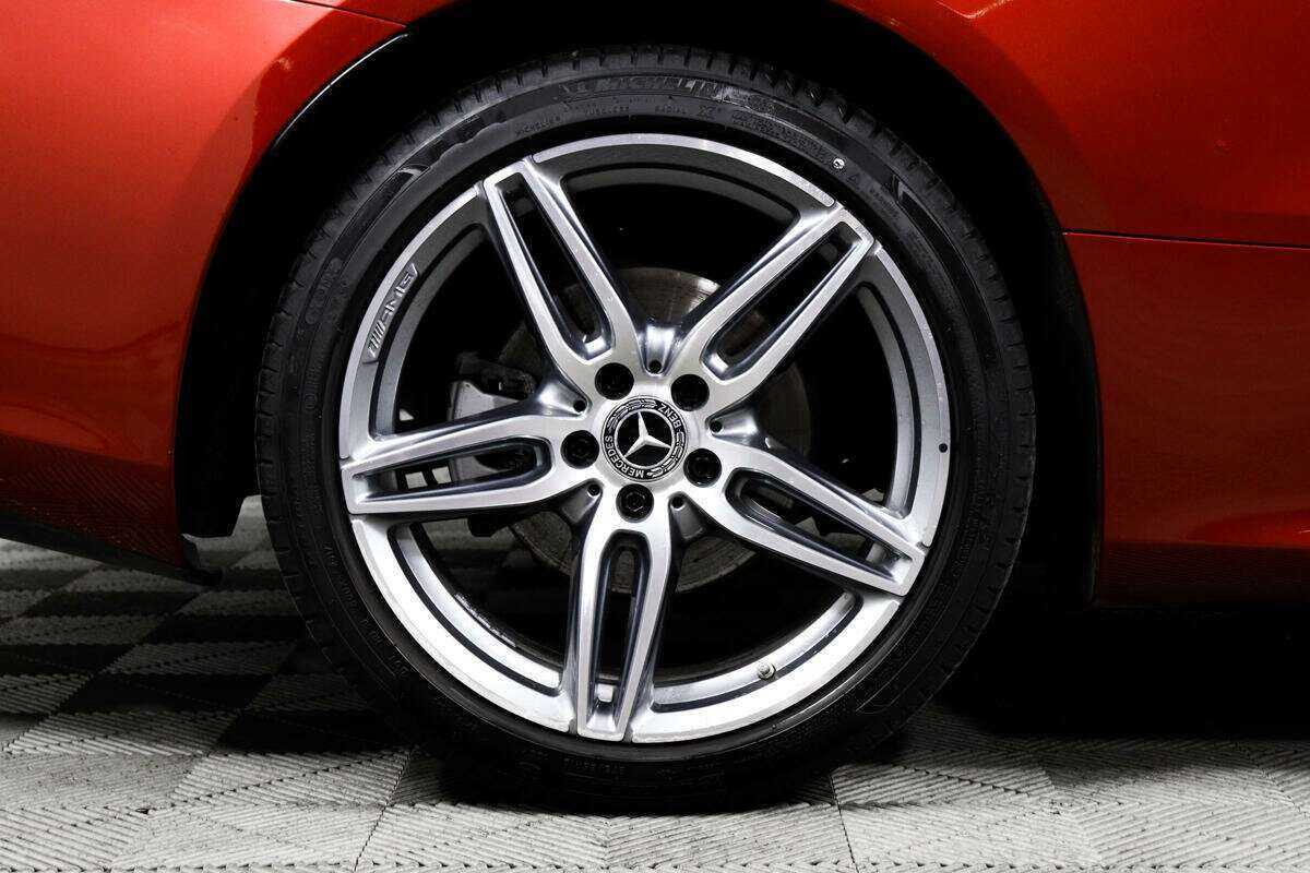 Mercedes-Benz E-Класс с пробегом — 2017 год. Фото: #12