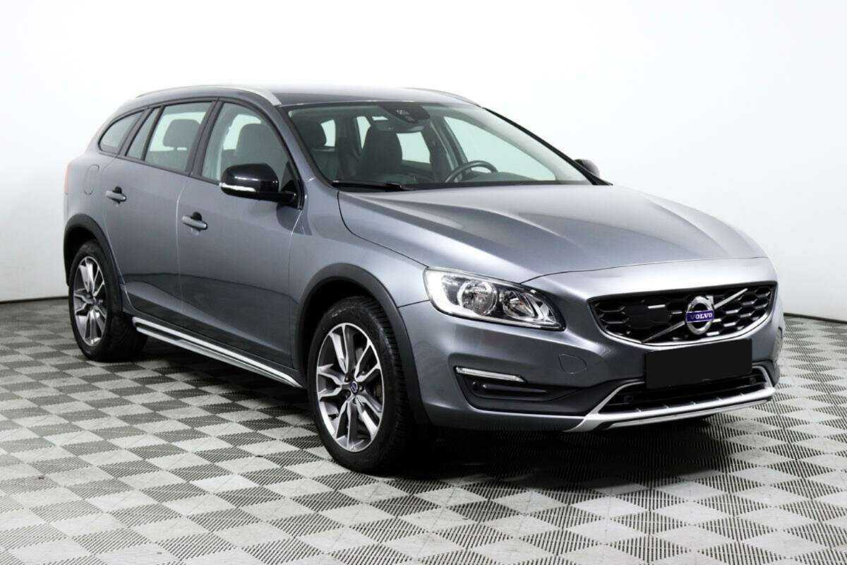 Volvo V60 Cross Country с пробегом — 2018 год. Фото: #2