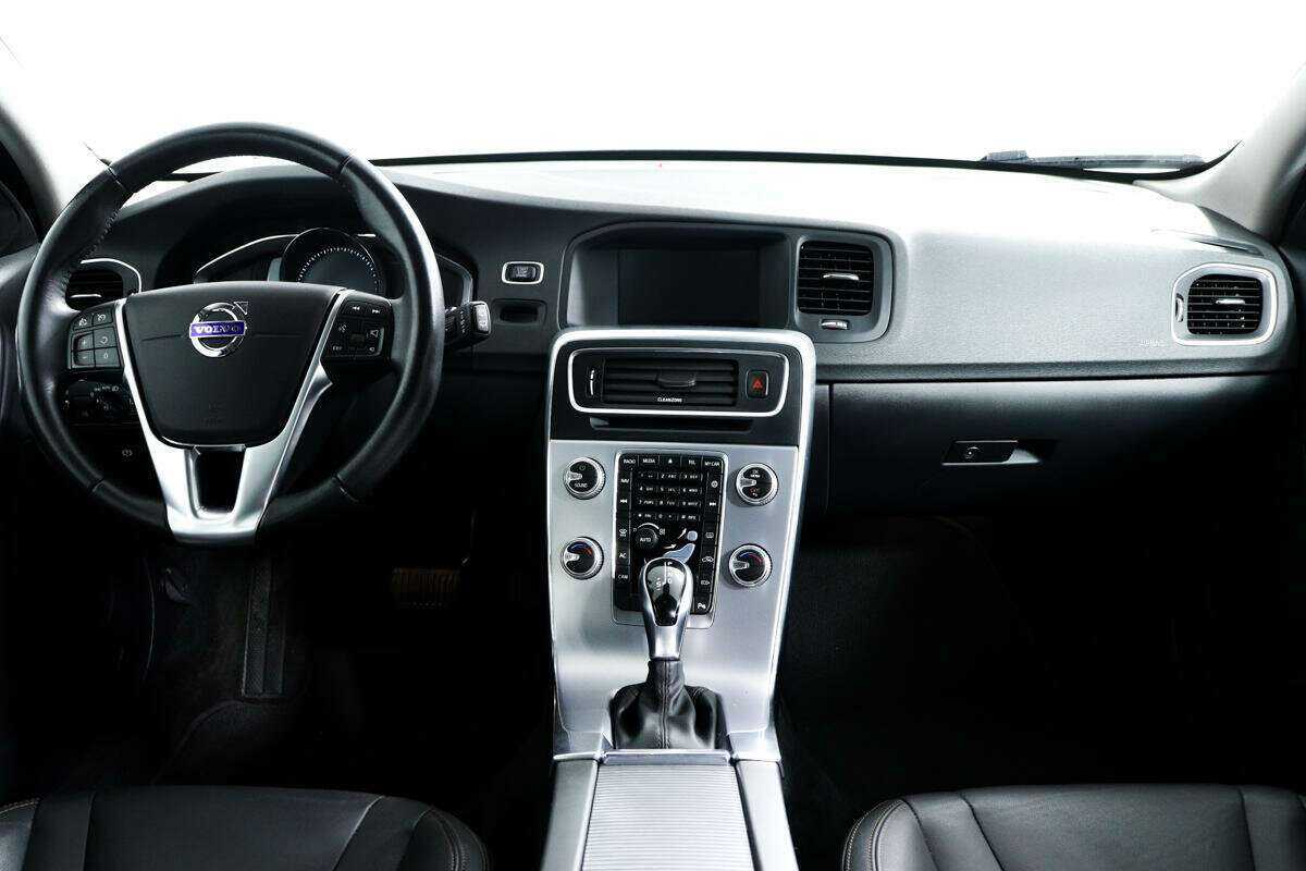 Volvo V60 Cross Country с пробегом — 2018 год. Фото: #8