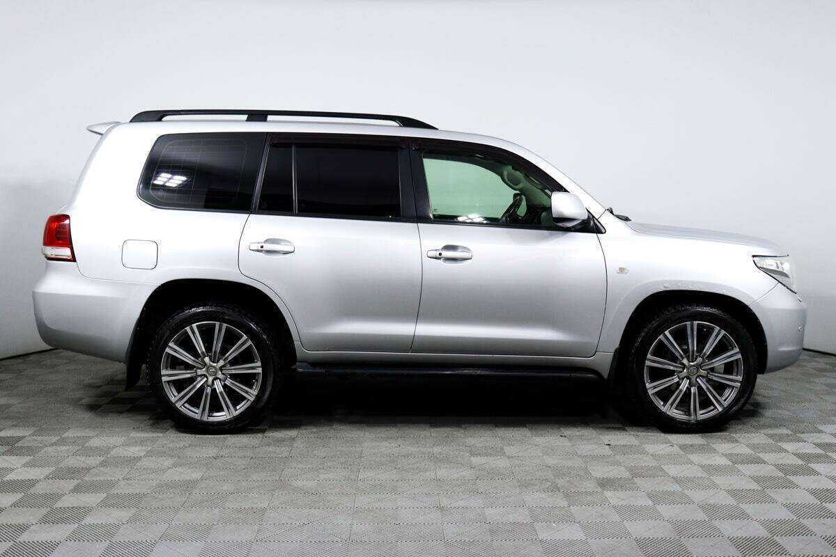 Toyota Land Cruiser с пробегом — 2010 год. Фото: #2