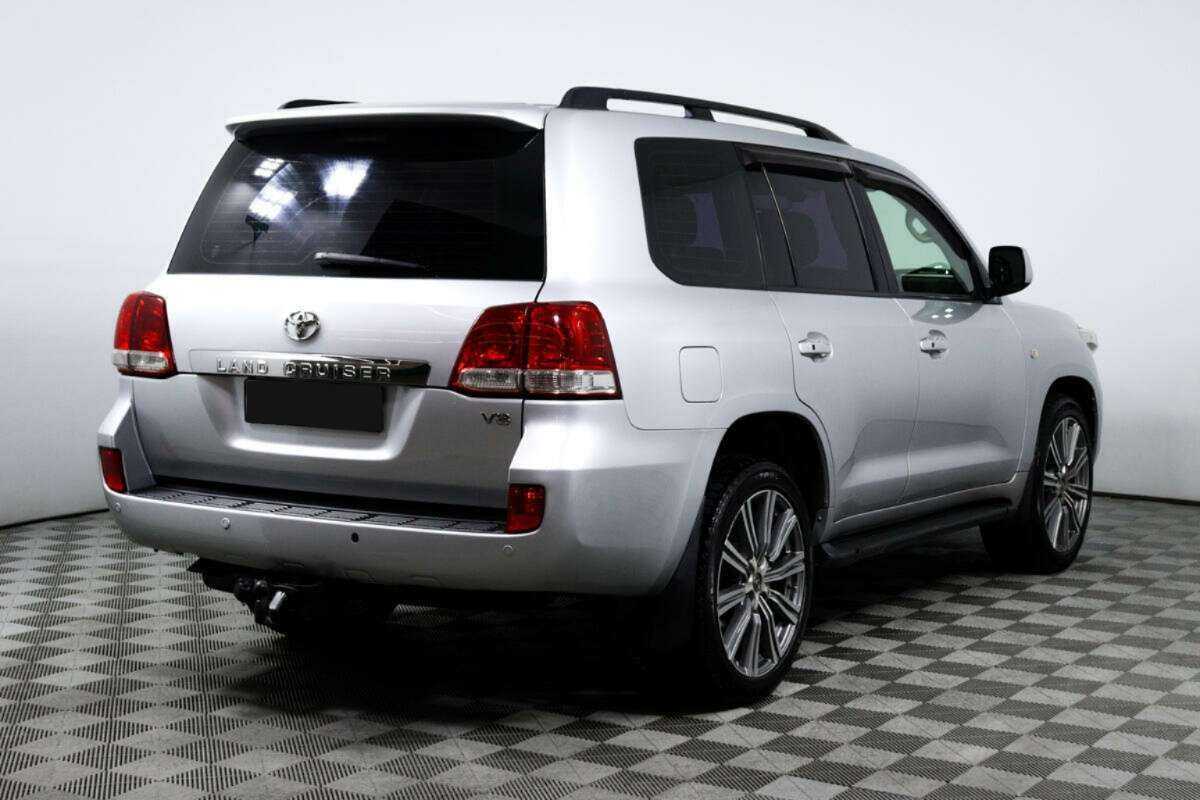 Toyota Land Cruiser с пробегом — 2010 год. Фото: #3