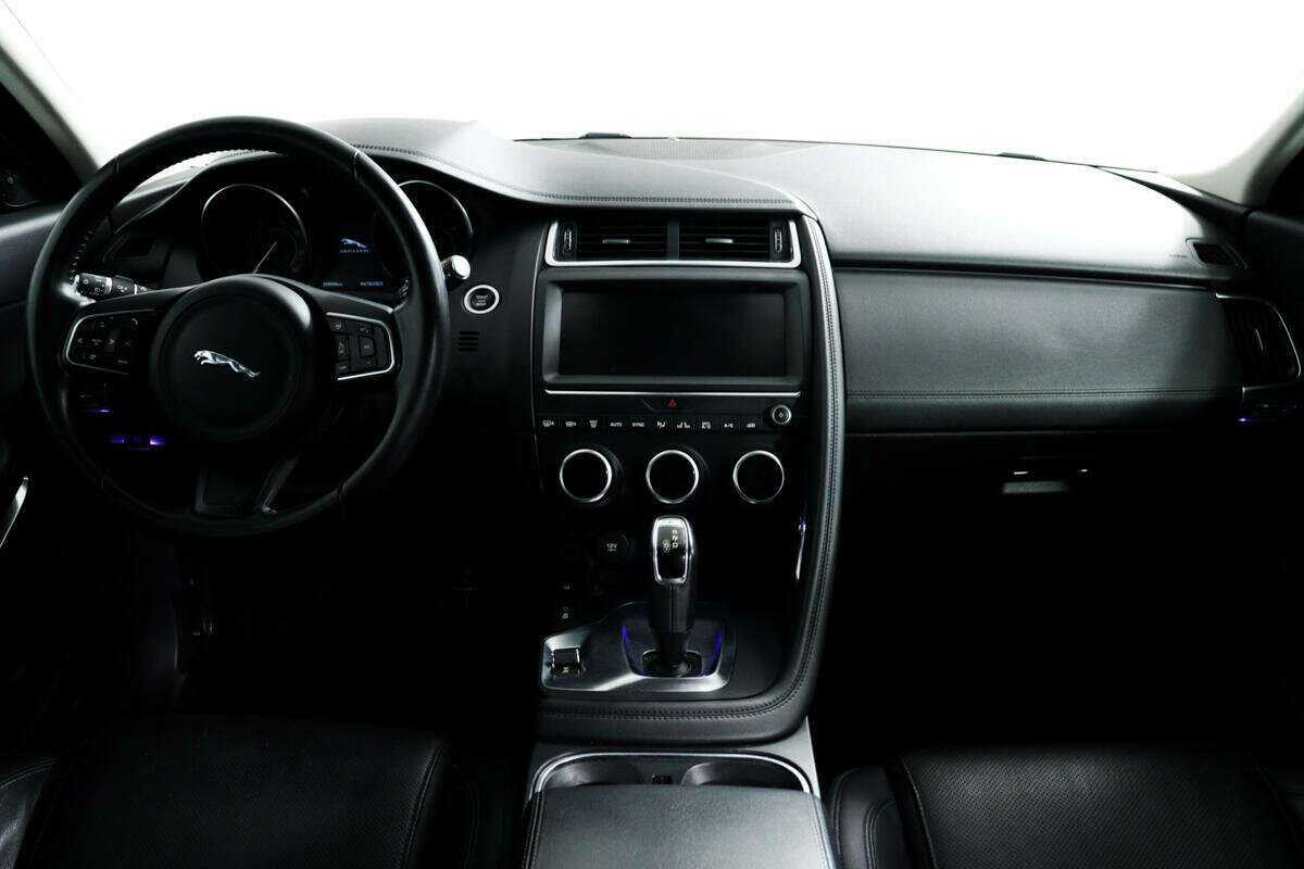 Jaguar E-Pace с пробегом — 2018 год. Фото: #10