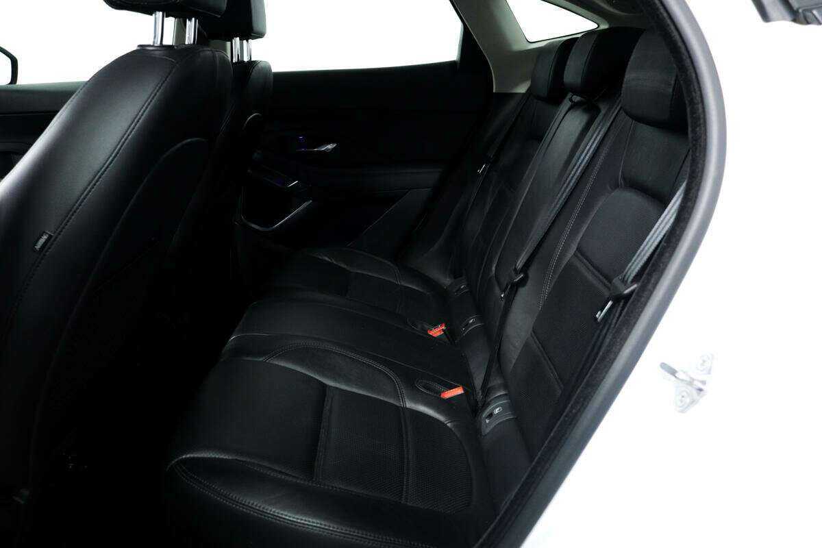 Jaguar E-Pace с пробегом — 2018 год. Фото: #11