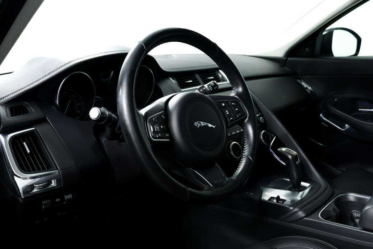 Jaguar E-Pace с пробегом — 2018 год. Фото: #12