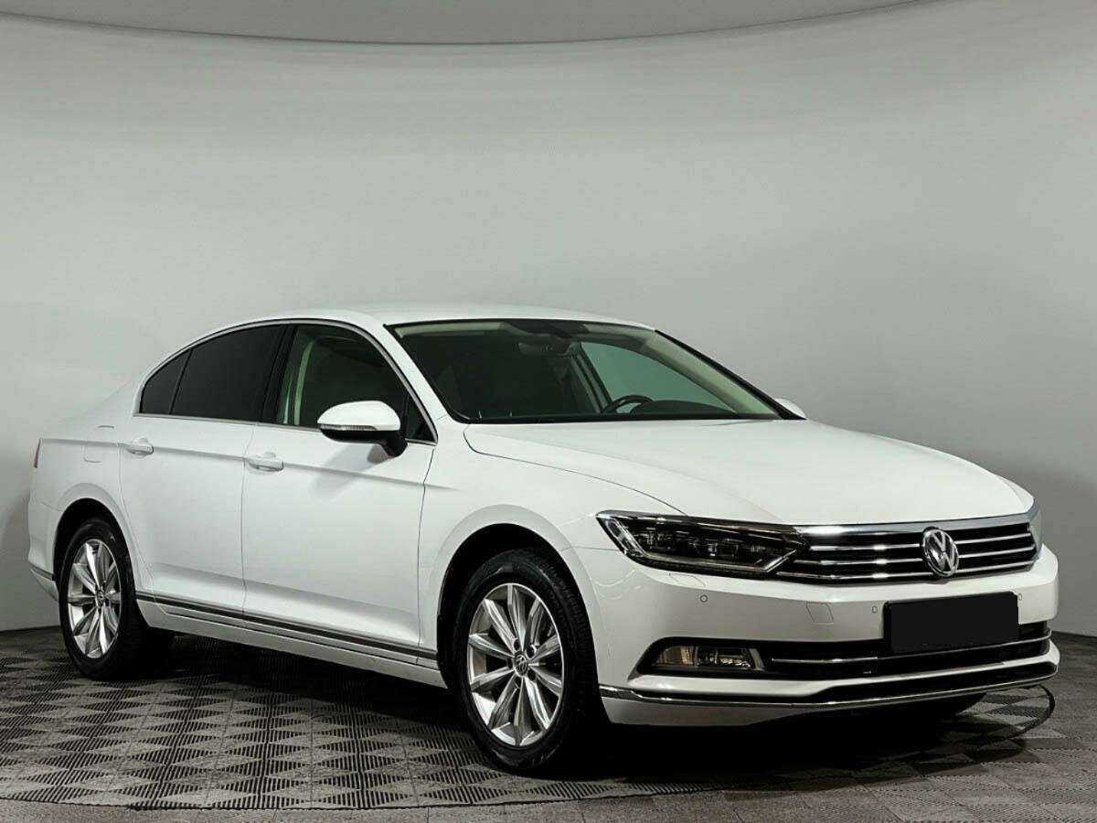 Volkswagen Passat с пробегом — 2017 год. Фото: #2