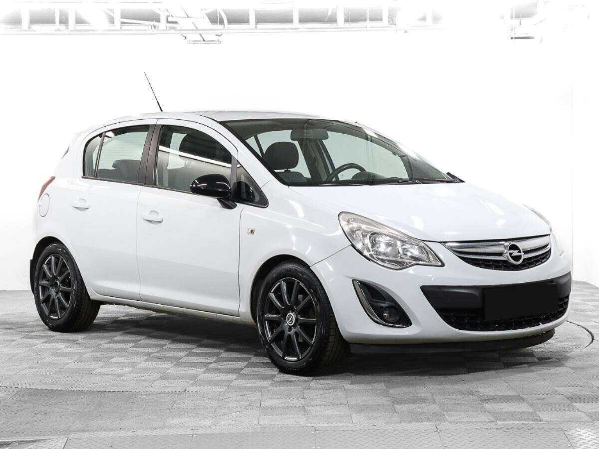 Opel Corsa с пробегом — 2011 год. Фото: #2