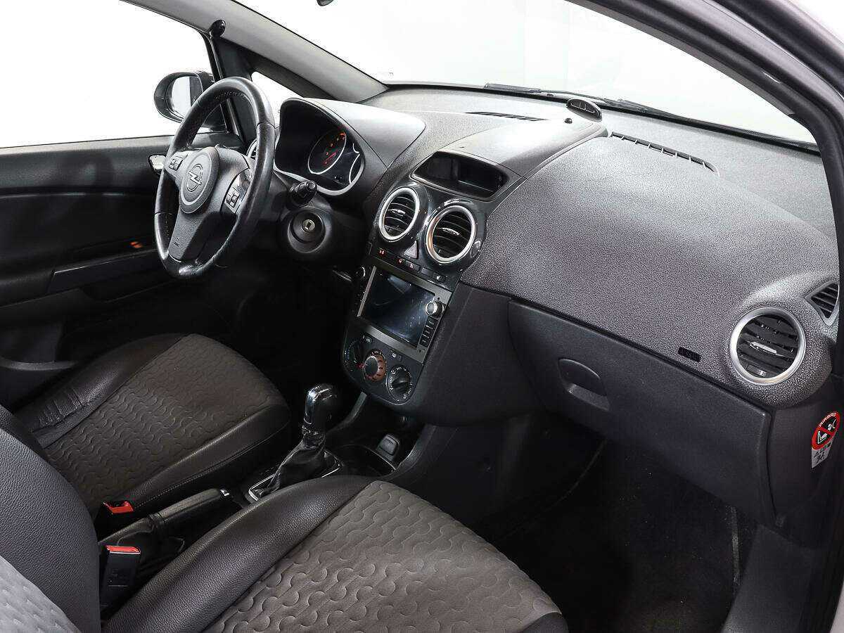 Opel Corsa с пробегом — 2011 год. Фото: #8