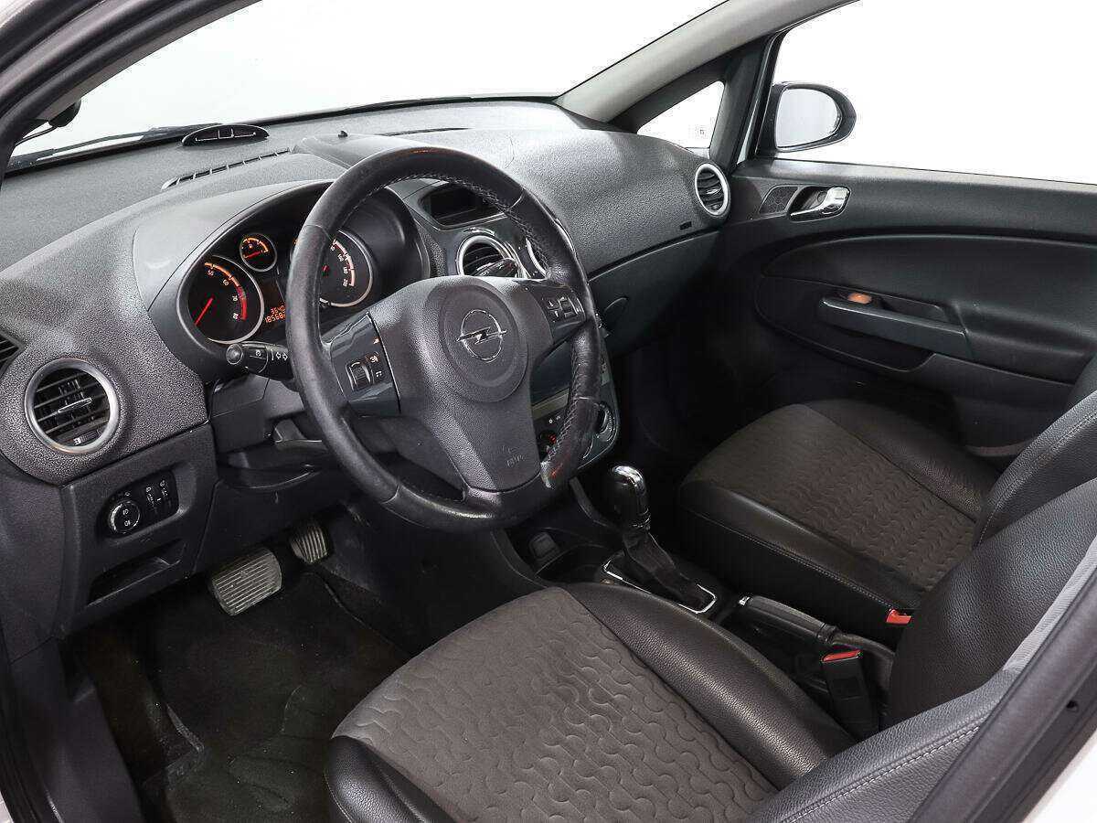 Opel Corsa с пробегом — 2011 год. Фото: #12