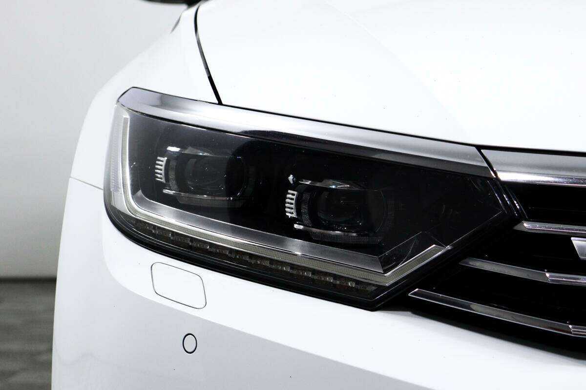 Volkswagen Passat с пробегом — 2018 год. Фото: #13