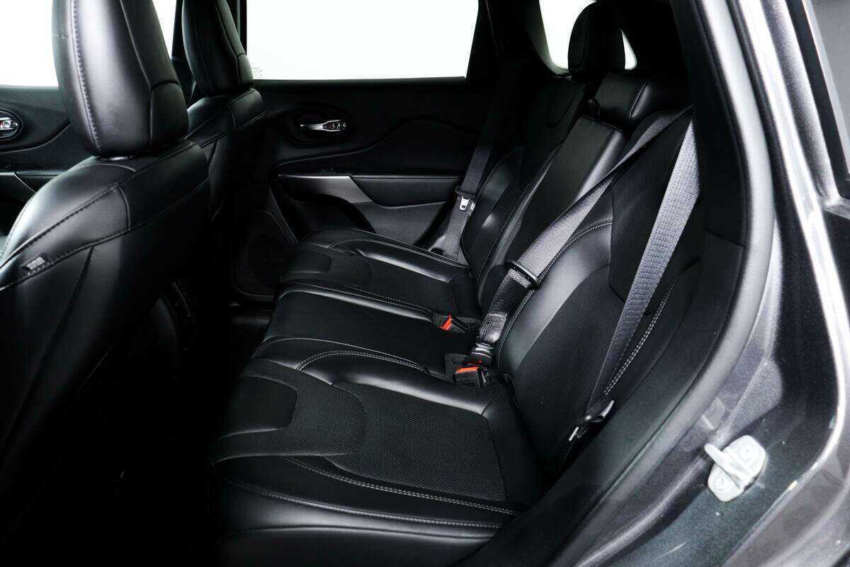 Jeep Cherokee с пробегом — 2020 год. Фото: #11