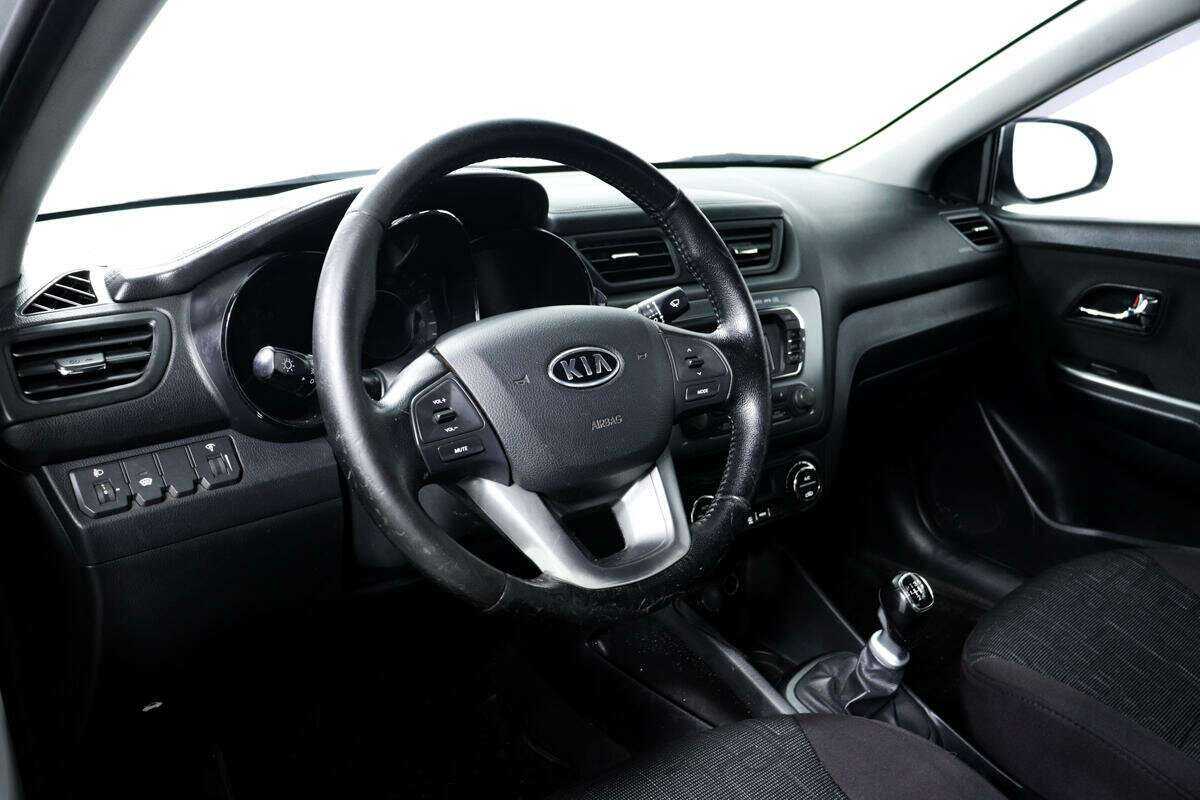 Kia Rio с пробегом — 2012 год. Фото: #12