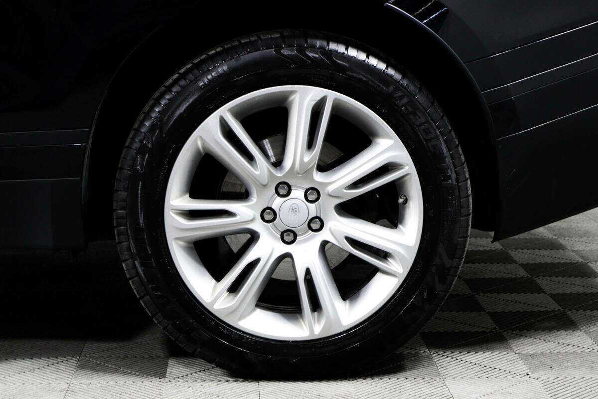 Land Rover Range Rover Velar с пробегом — 2017 год. Фото: #12