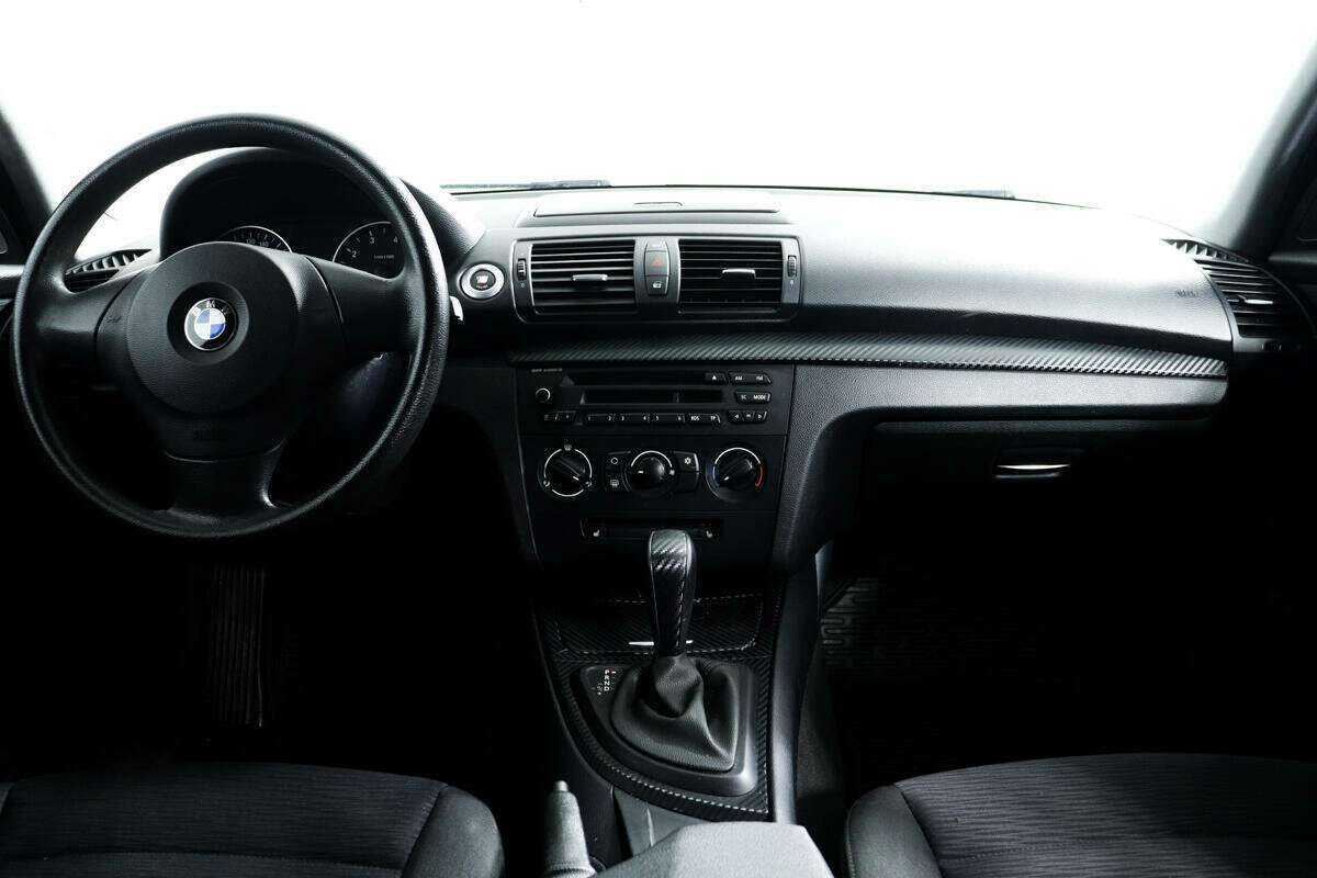 BMW 1 серии с пробегом — 2009 год. Фото: #10