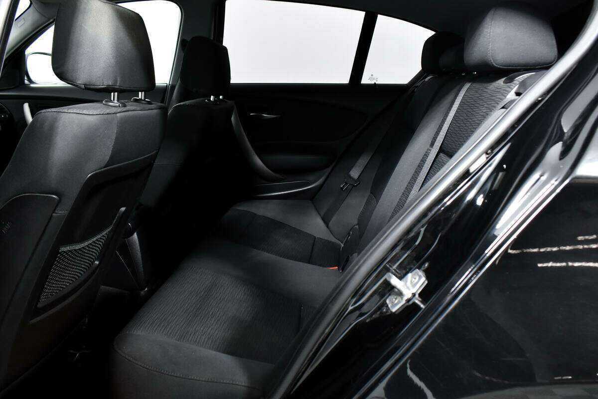 BMW 1 серии с пробегом — 2009 год. Фото: #11