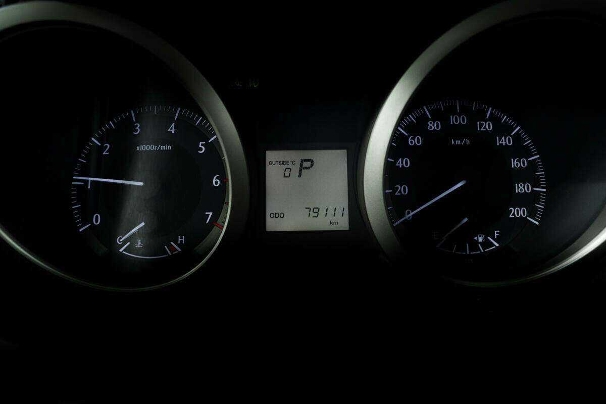 Toyota Land Cruiser Prado с пробегом — 2011 год. Фото: #9