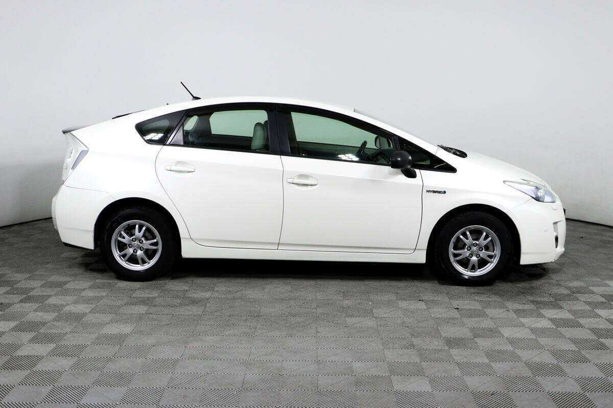 Toyota Prius с пробегом — 2009 год. Фото: #3