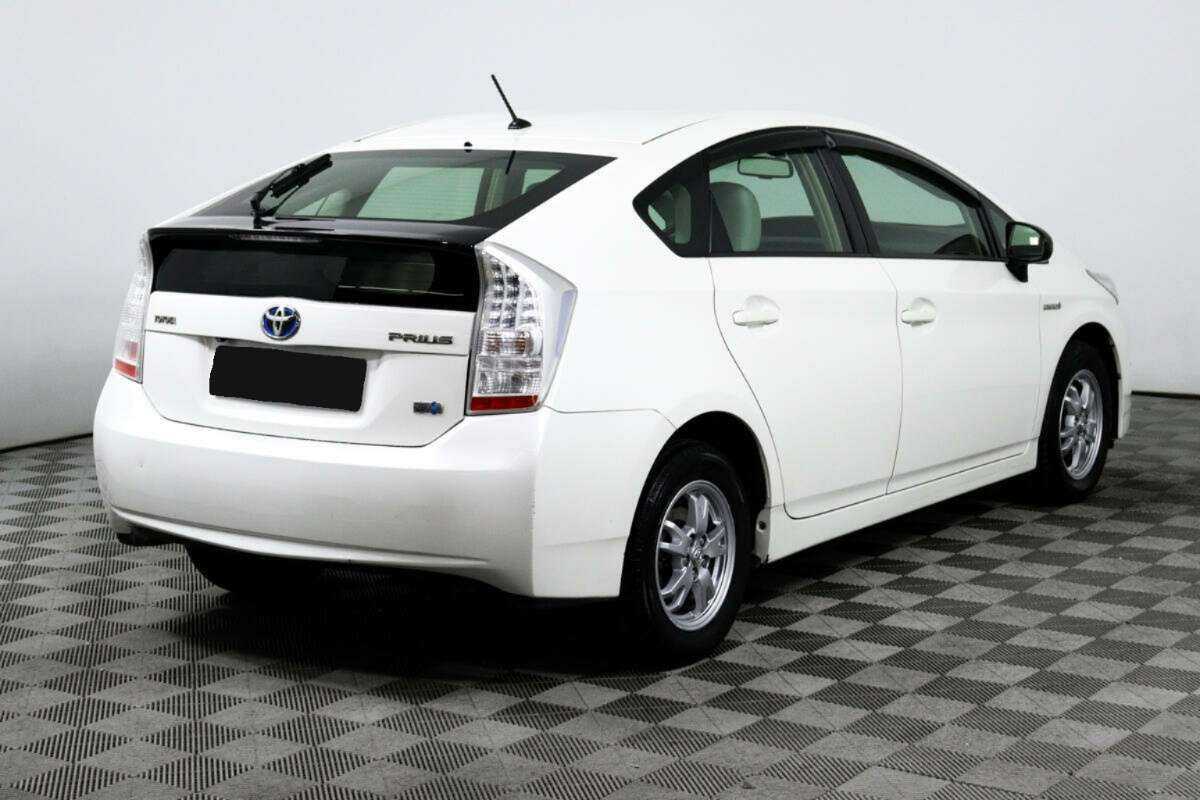 Toyota Prius с пробегом — 2009 год. Фото: #4
