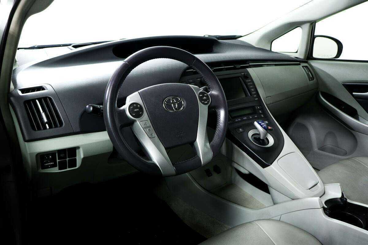 Toyota Prius с пробегом — 2009 год. Фото: #12