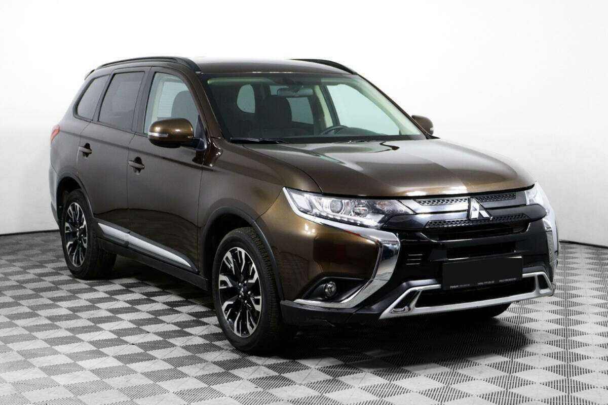Mitsubishi Outlander с пробегом — 2022 год. Фото: #2