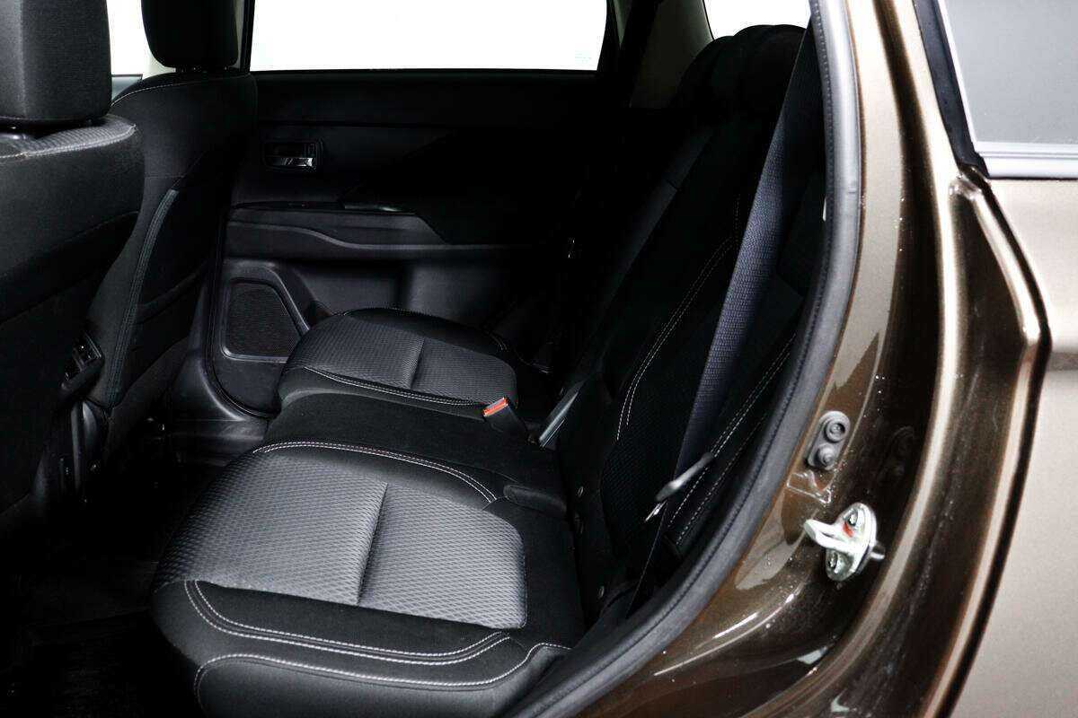 Mitsubishi Outlander с пробегом — 2022 год. Фото: #11