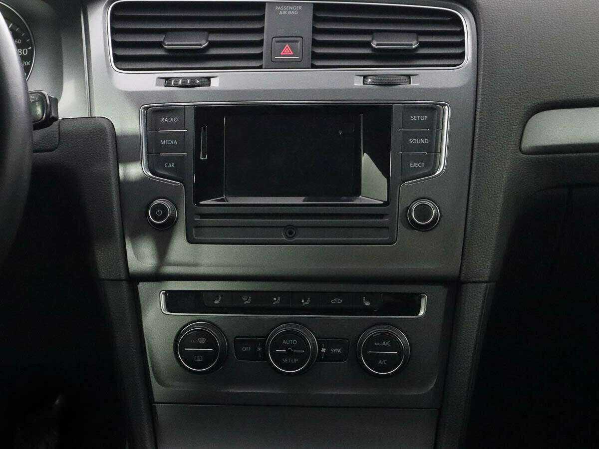 Volkswagen Golf с пробегом — 2014 год. Фото: #9