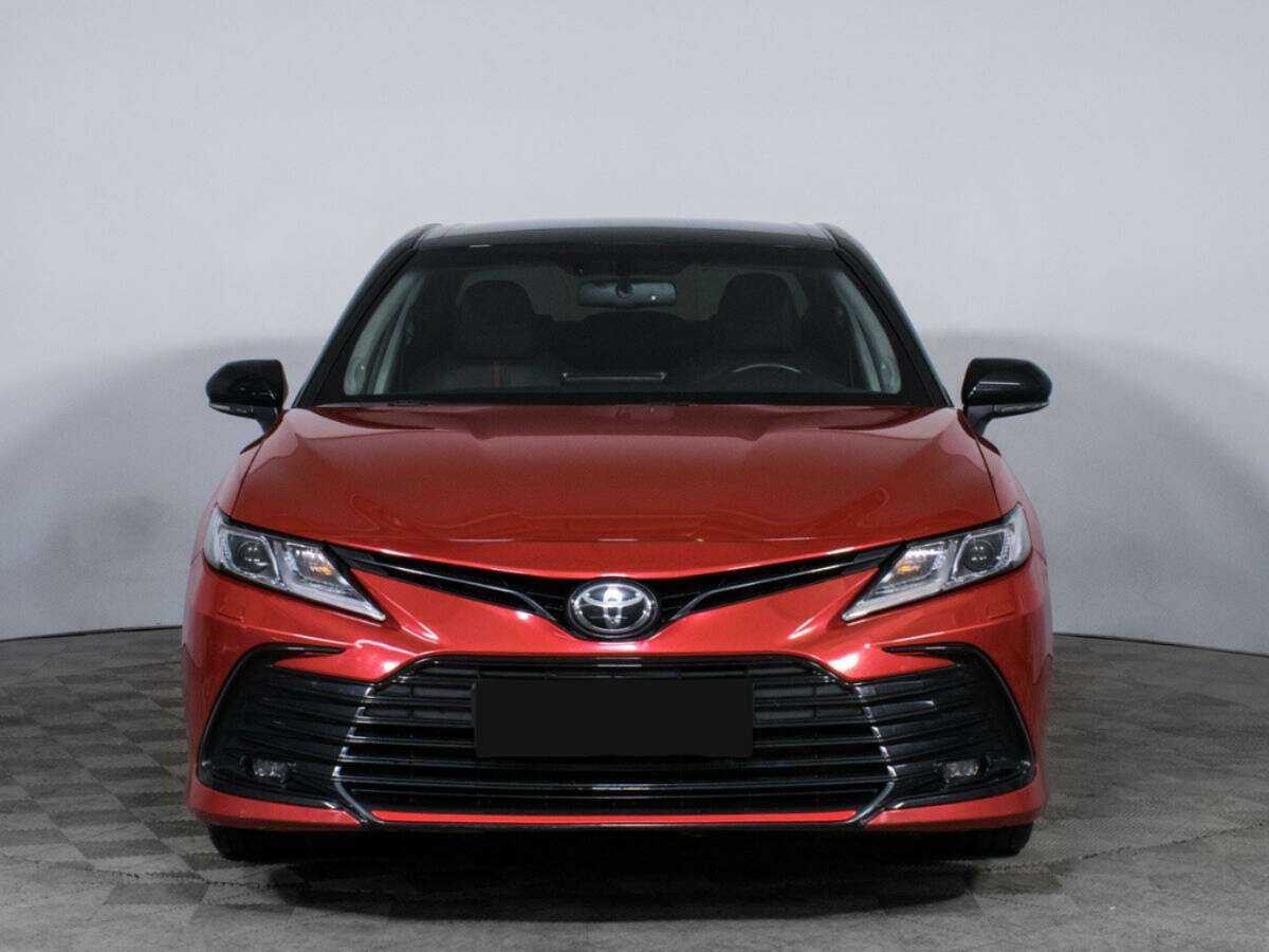 Toyota Camry с пробегом — 2021 год. Фото: #1