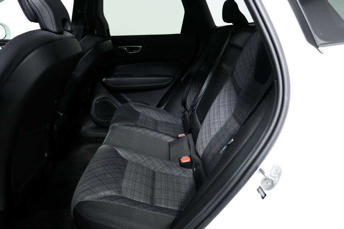 Volvo XC60 с пробегом — 2022 год. Фото: #11