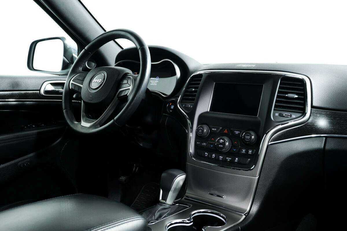 Jeep Grand Cherokee с пробегом — 2018 год. Фото: #8