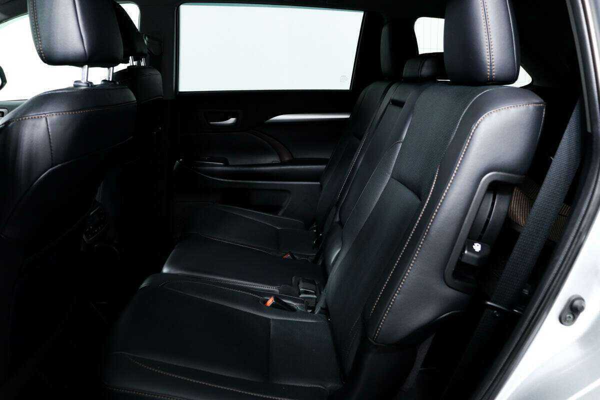 Toyota Highlander с пробегом — 2019 год. Фото: #11